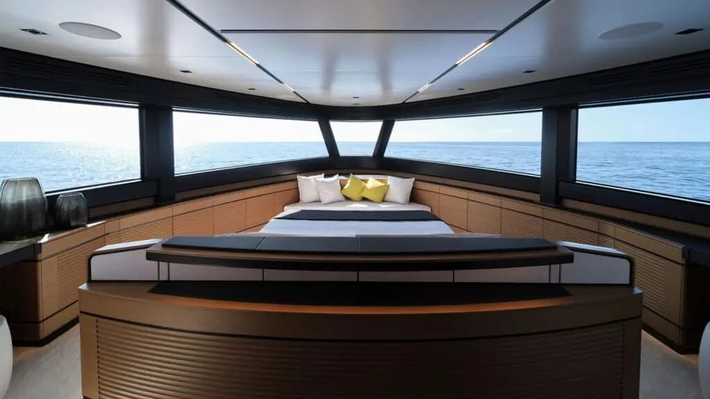 100′ Wally, 100 feet