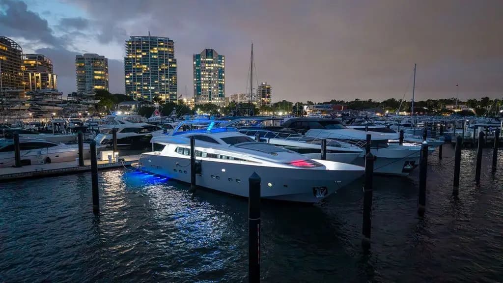 110′ Antago, 110 feet