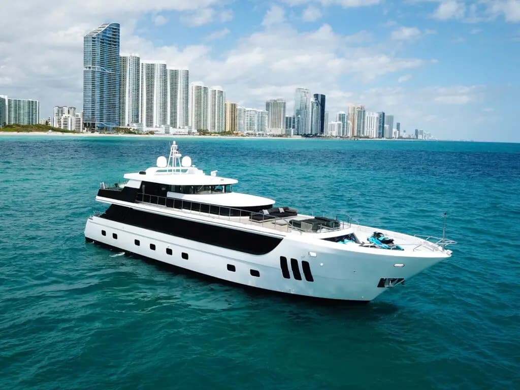 112′ Custom Privilege, 112 feet