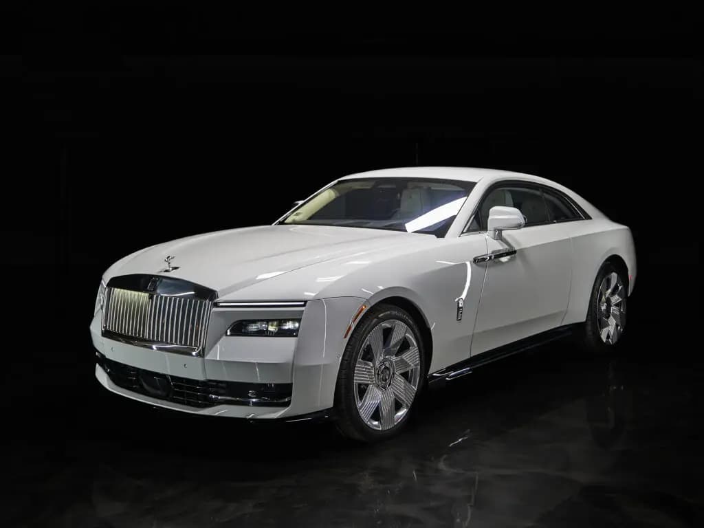 Rolls-Royce Spectre, White