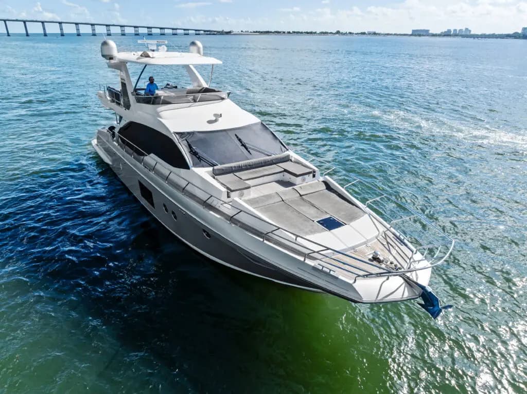 68′ Azimut The One, 68 feet
