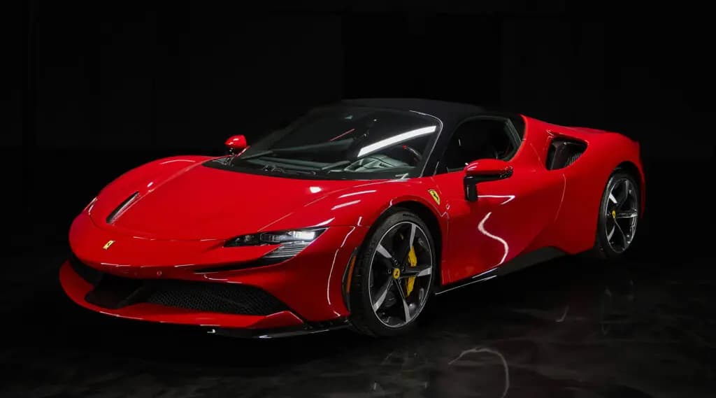 Ferrari SF90 Stradale in Rosso Corsa